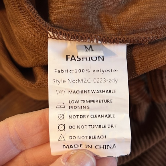 NWT Corduroy Wide leg pants with elastic back Zip Front Women’s medium - Picture 3 of 8